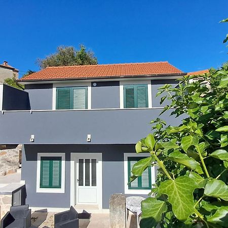 Kuca Za Odmor Dobrila Hotel Jelsa  Exterior photo
